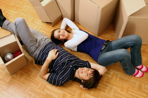 Residential and commercial packing service support in Crossness